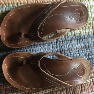 Olukai flip flop sandals